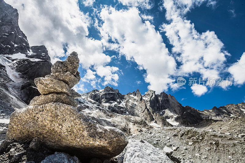 凯恩和Val Bondasca峰，阿尔卑斯山，瑞士和意大利